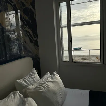 Front Superior Blue Marine Durrës