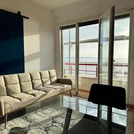 Front Superior Blue Marine Апартаменты