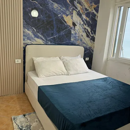 Front Superior Blue Marine Дуррес