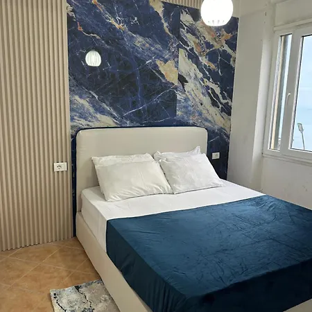 Front Superior Blue Marine Appartement