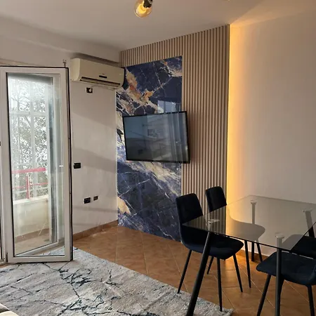 Front Superior Blue Marine Appartement Durrës